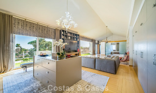 Villa de lujo completamente renovada en venta a pocos pasos del campo de golf en Guadalmina Alta, Marbella 795907 