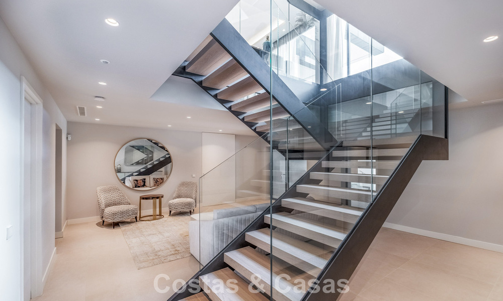 Villa moderna de alta gama con vistas panorámicas en venta en la New Golden Mile entre Puerto Banús y Estepona 795762