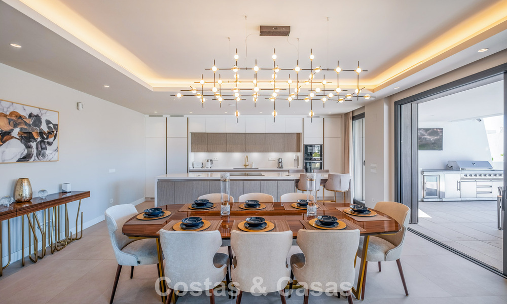 Villa moderna de alta gama con vistas panorámicas en venta en la New Golden Mile entre Puerto Banús y Estepona 795766