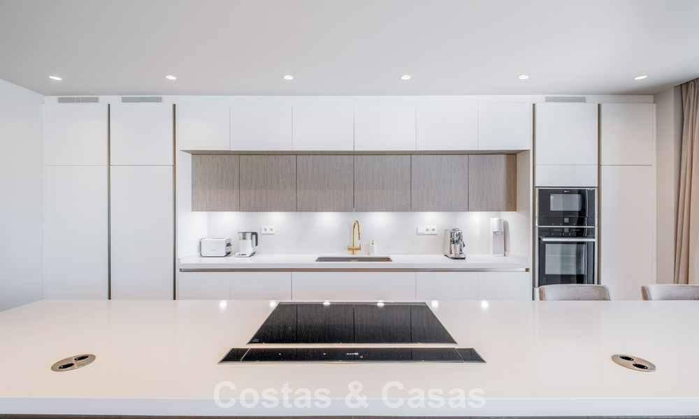 Villa moderna de alta gama con vistas panorámicas en venta en la New Golden Mile entre Puerto Banús y Estepona 795767