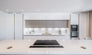 Villa moderna de alta gama con vistas panorámicas en venta en la New Golden Mile entre Puerto Banús y Estepona 795767 