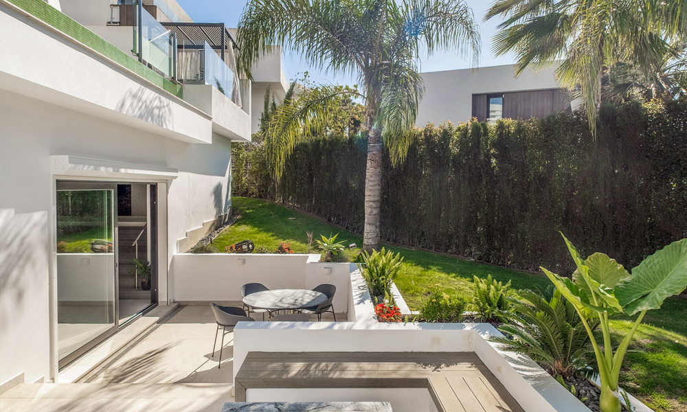 Villa moderna de alta gama con vistas panorámicas en venta en la New Golden Mile entre Puerto Banús y Estepona 795776