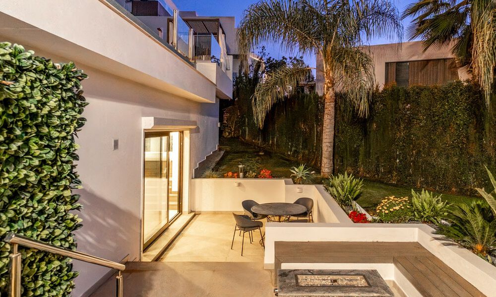 Villa moderna de alta gama con vistas panorámicas en venta en la New Golden Mile entre Puerto Banús y Estepona 795779