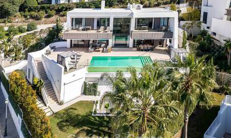 Villa moderna de alta gama con vistas panorámicas en venta en la New Golden Mile entre Puerto Banús y Estepona 795784