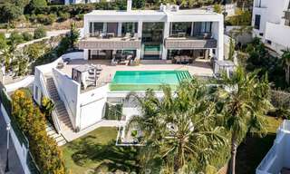 Villa moderna de alta gama con vistas panorámicas en venta en la New Golden Mile entre Puerto Banús y Estepona 795784 