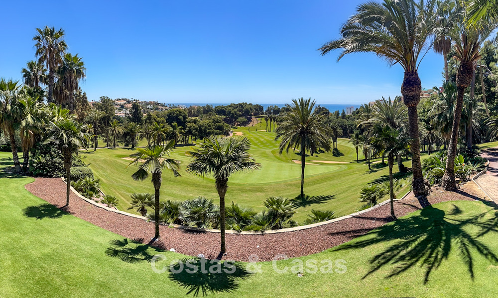 Exclusivos apartamentos de obra nueva con vistas panorámicas al golf y al mar en venta en Benalmádena, Costa del Sol 795448