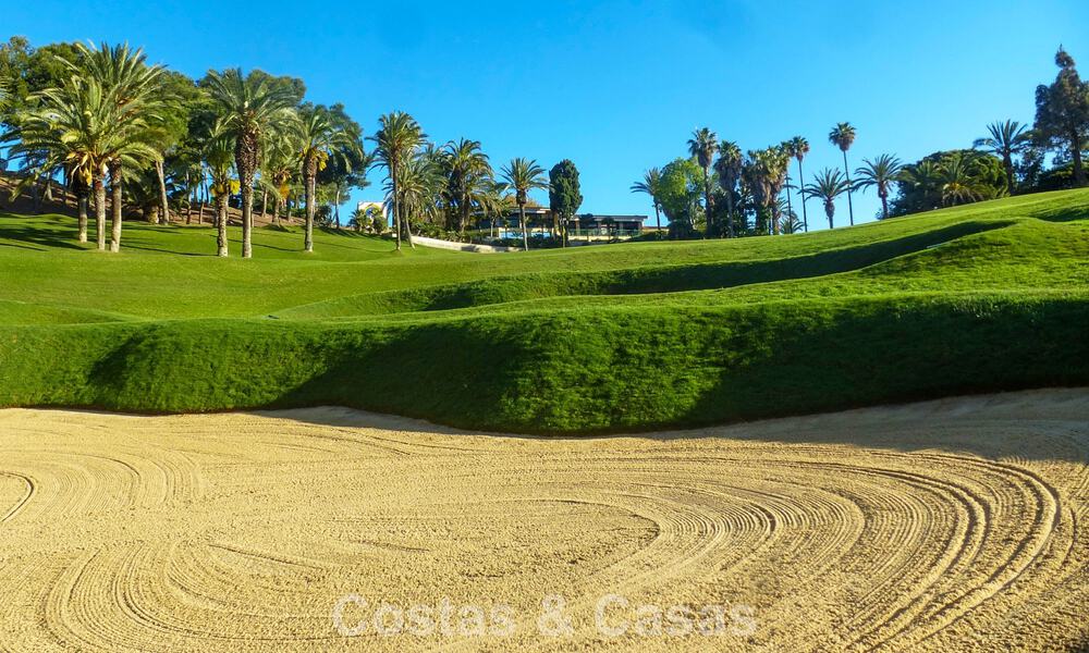 Exclusivos apartamentos de obra nueva con vistas panorámicas al golf y al mar en venta en Benalmádena, Costa del Sol 795450