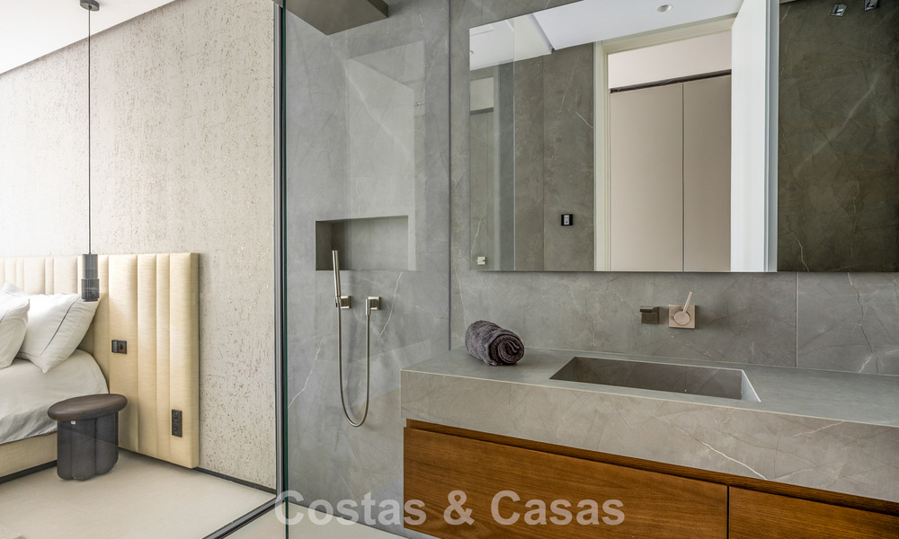 Espectacular villa de lujo contemporánea en venta con vistas al mar en El Madroñal, Marbella - Benahavís 796243