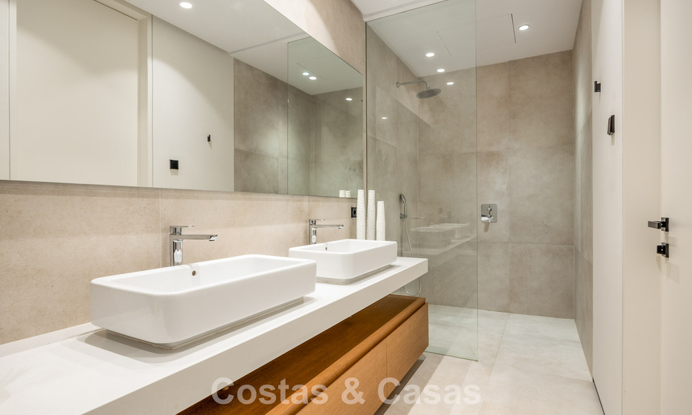 Espectacular villa de lujo contemporánea en venta con vistas al mar en El Madroñal, Marbella - Benahavís 796245