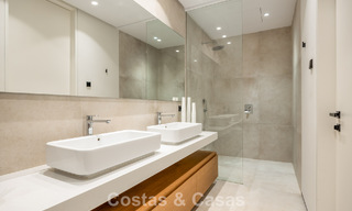 Espectacular villa de lujo contemporánea en venta con vistas al mar en El Madroñal, Marbella - Benahavís 796245 