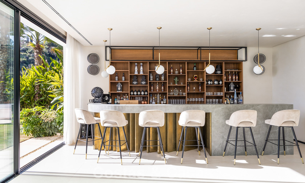 Espectacular villa de lujo contemporánea en venta con vistas al mar en El Madroñal, Marbella - Benahavís 796251