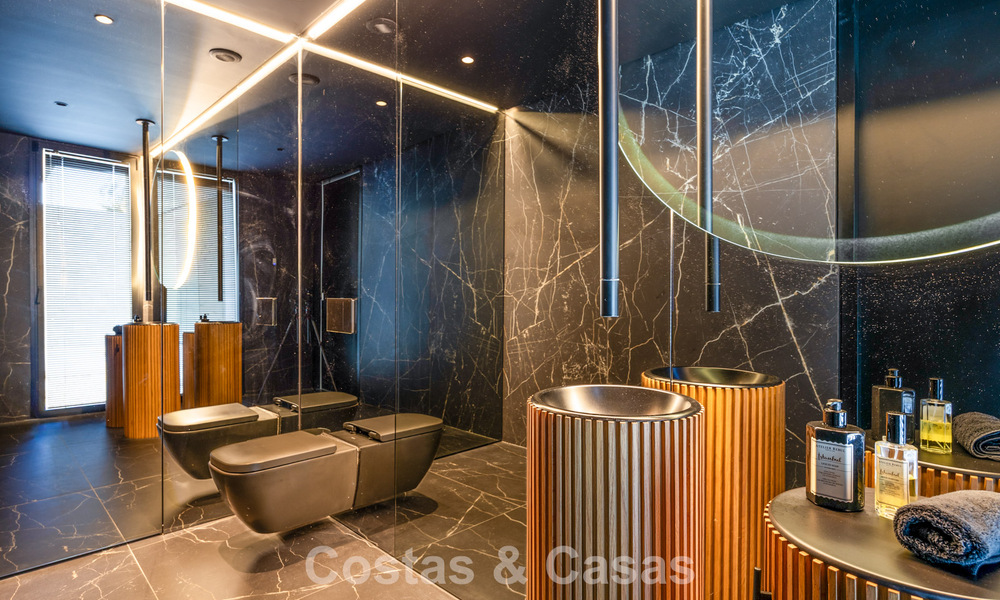 Espectacular villa de lujo contemporánea en venta con vistas al mar en El Madroñal, Marbella - Benahavís 796264