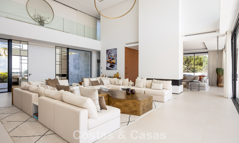 Espectacular villa de lujo contemporánea en venta con vistas al mar en El Madroñal, Marbella - Benahavís 796274