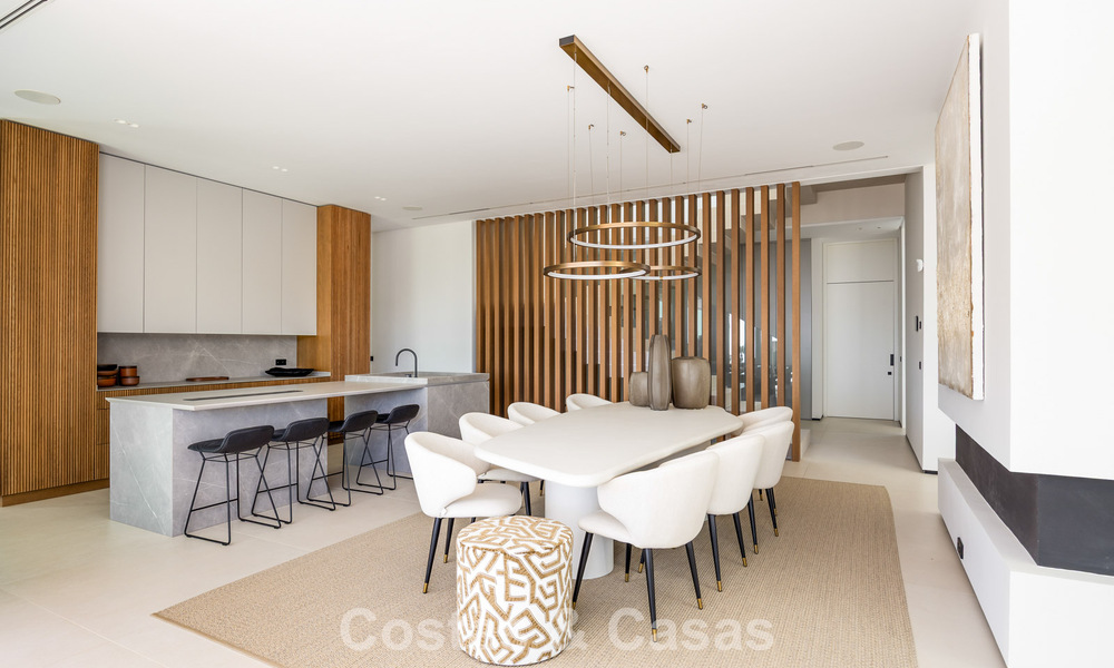 Espectacular villa de lujo contemporánea en venta con vistas al mar en El Madroñal, Marbella - Benahavís 796279