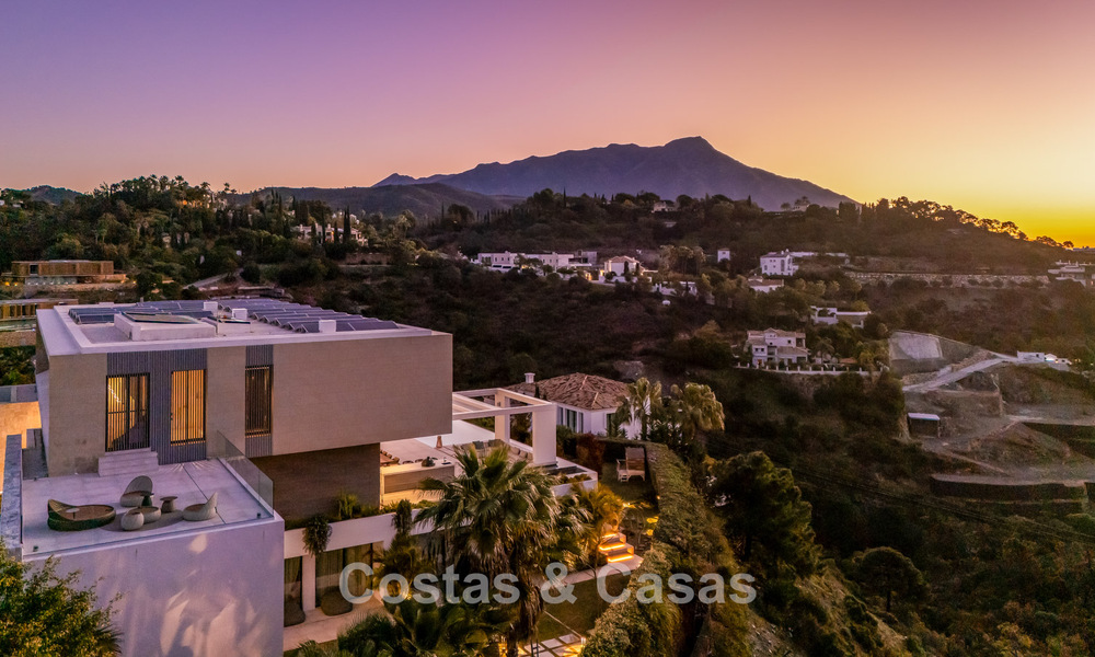 Espectacular villa de lujo contemporánea en venta con vistas al mar en El Madroñal, Marbella - Benahavís 796291
