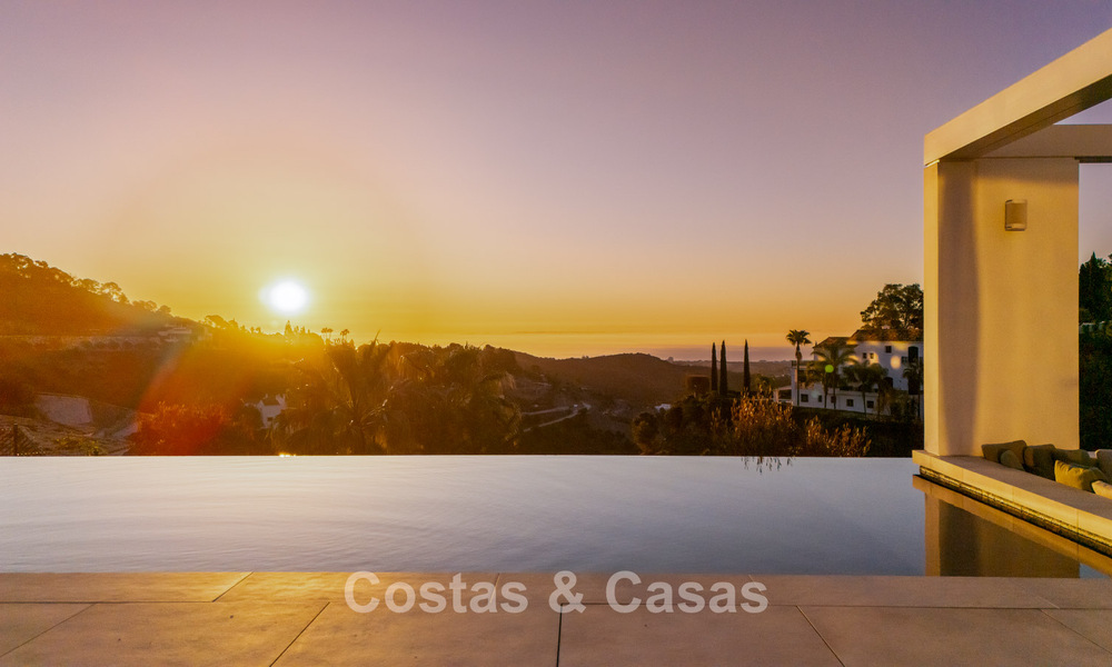 Espectacular villa de lujo contemporánea en venta con vistas al mar en El Madroñal, Marbella - Benahavís 796292