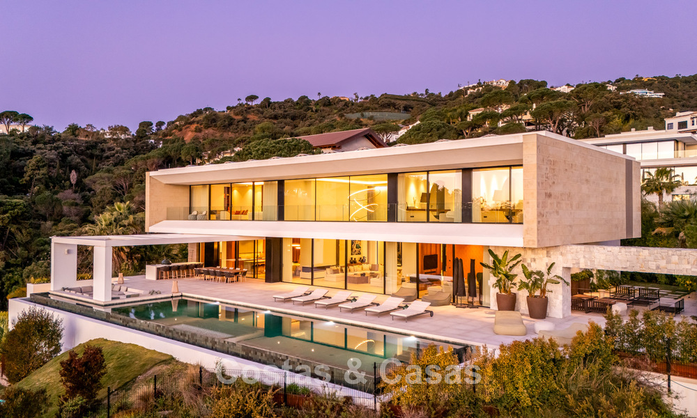 Espectacular villa de lujo contemporánea en venta con vistas al mar en El Madroñal, Marbella - Benahavís 796294