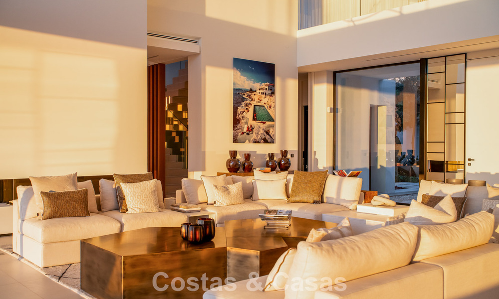 Espectacular villa de lujo contemporánea en venta con vistas al mar en El Madroñal, Marbella - Benahavís 796297