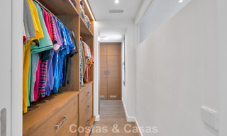 Villa tradicional renovada con vistas al mar y a la montaña en venta en Nueva Andalucía, Marbella 796086 