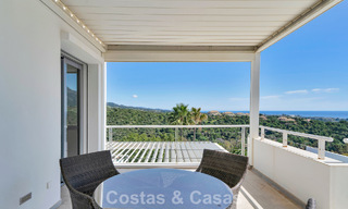 Villa tradicional renovada con vistas al mar y a la montaña en venta en Nueva Andalucía, Marbella 796095 