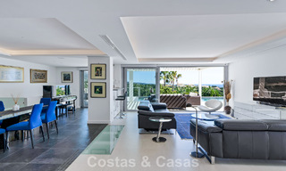 Villa tradicional renovada con vistas al mar y a la montaña en venta en Nueva Andalucía, Marbella 796109 