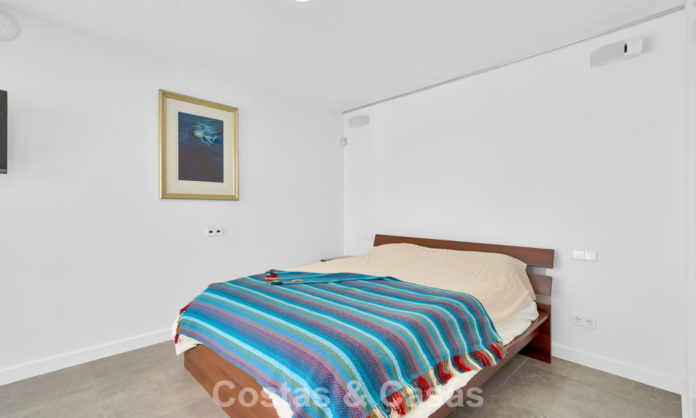 Villa tradicional renovada con vistas al mar y a la montaña en venta en Nueva Andalucía, Marbella 796116