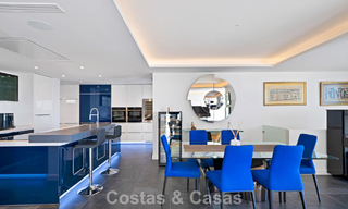 Villa tradicional renovada con vistas al mar y a la montaña en venta en Nueva Andalucía, Marbella 796121 