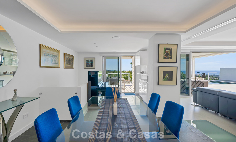 Villa tradicional renovada con vistas al mar y a la montaña en venta en Nueva Andalucía, Marbella 796123