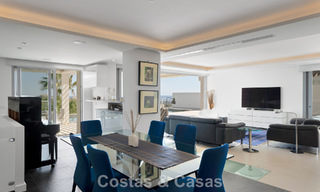 Villa tradicional renovada con vistas al mar y a la montaña en venta en Nueva Andalucía, Marbella 796124 