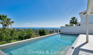 Villa tradicional renovada con vistas al mar y a la montaña en venta en Nueva Andalucía, Marbella 796136 