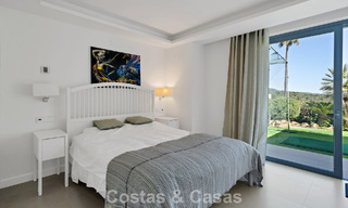 Villa tradicional renovada con vistas al mar y a la montaña en venta en Nueva Andalucía, Marbella 796153 