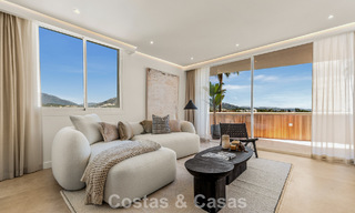 Apartamento modernamente renovado con amplia terraza en venta con vistas panorámicas en Nueva Andalucía, Marbella 796065 