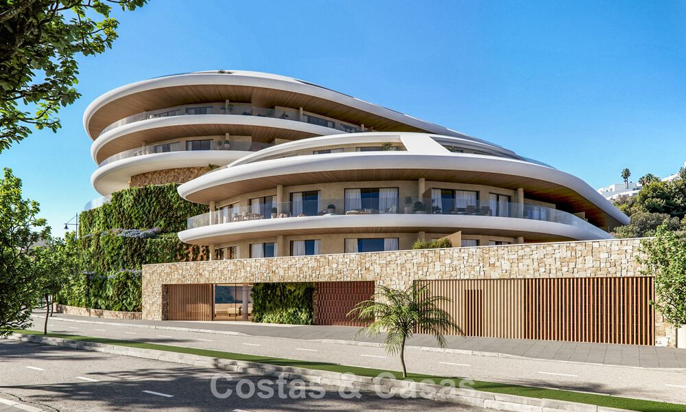 Apartamentos boutique de lujo con diseño vanguardista y vistas al mar en venta a un paso de la playa en Fuengirola, Costa del Sol 796201