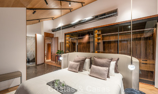 Villa arquitectónica exclusiva con vistas panorámicas al golf y al mar en venta en Nueva Andalucía, Marbella 796344 