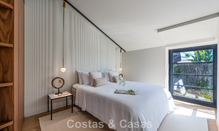 Villa arquitectónica exclusiva con vistas panorámicas al golf y al mar en venta en Nueva Andalucía, Marbella 796346 