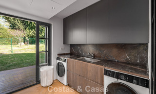 Villa arquitectónica exclusiva con vistas panorámicas al golf y al mar en venta en Nueva Andalucía, Marbella 796354 