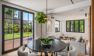 Villa arquitectónica exclusiva con vistas panorámicas al golf y al mar en venta en Nueva Andalucía, Marbella 796355 