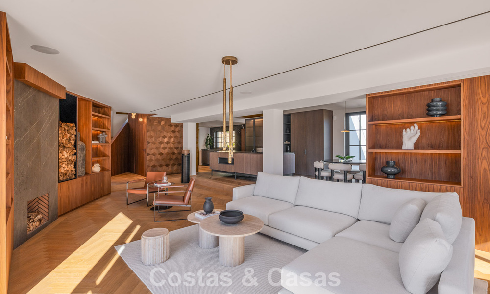 Villa arquitectónica exclusiva con vistas panorámicas al golf y al mar en venta en Nueva Andalucía, Marbella 796366