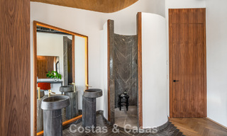 Villa arquitectónica exclusiva con vistas panorámicas al golf y al mar en venta en Nueva Andalucía, Marbella 796367 