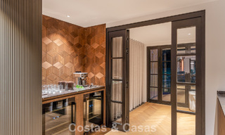 Villa arquitectónica exclusiva con vistas panorámicas al golf y al mar en venta en Nueva Andalucía, Marbella 796380 