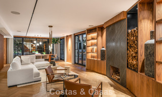 Villa arquitectónica exclusiva con vistas panorámicas al golf y al mar en venta en Nueva Andalucía, Marbella 796382 