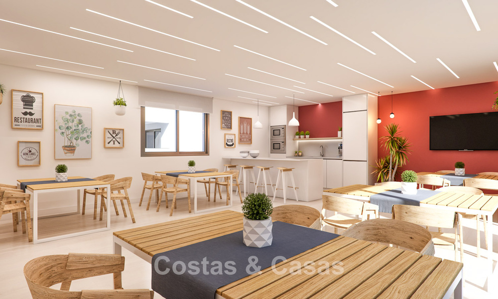 Apartamentos contemporáneos de lujo con vistas al mar en venta en un nuevo complejo entre Marbella y Sotogrande, Costa del Sol 796317