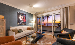 Exclusivo apartamento en primera línea de playa con vistas panorámicas al mar en venta en el centro de Estepona 795956 
