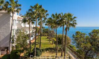 Exclusivo apartamento en primera línea de playa con vistas panorámicas al mar en venta en el centro de Estepona 795960 