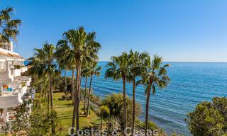 Exclusivo apartamento en primera línea de playa con vistas panorámicas al mar en venta en el centro de Estepona 795961 