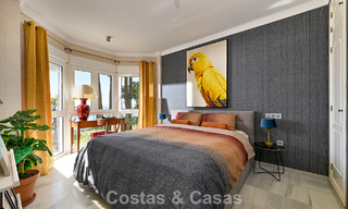 Exclusivo apartamento en primera línea de playa con vistas panorámicas al mar en venta en el centro de Estepona 795970 