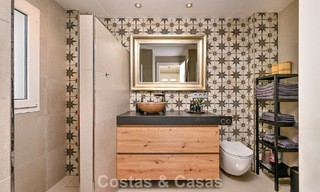 Exclusivo apartamento en primera línea de playa con vistas panorámicas al mar en venta en el centro de Estepona 795972 