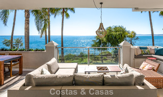 Exclusivo apartamento en primera línea de playa con vistas panorámicas al mar en venta en el centro de Estepona 795977 