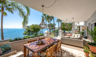 Exclusivo apartamento en primera línea de playa con vistas panorámicas al mar en venta en el centro de Estepona 795983 