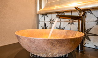 Exclusivo apartamento en primera línea de playa con vistas panorámicas al mar en venta en el centro de Estepona 795989 